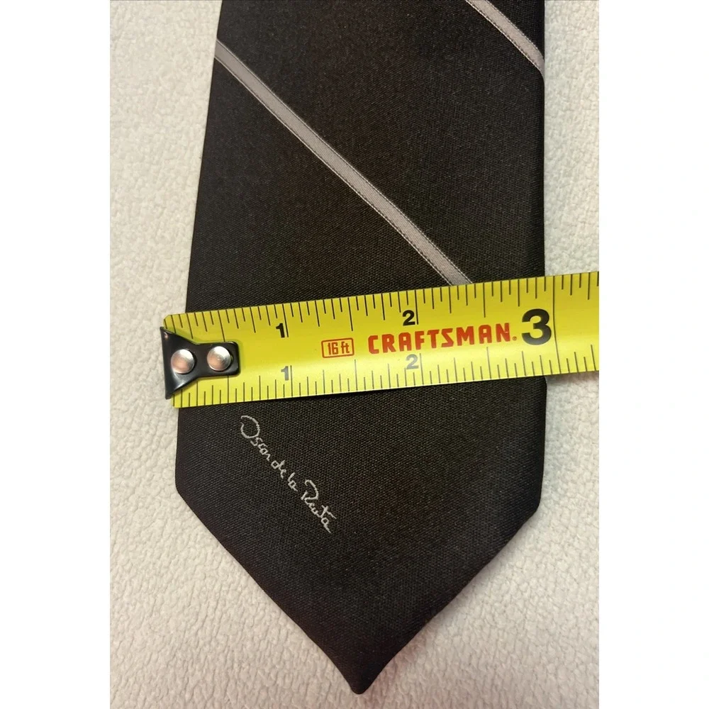 Vtg Oscar de la Renta Men's Necktie Brown White Diagonal Pin Stripes‎ 55